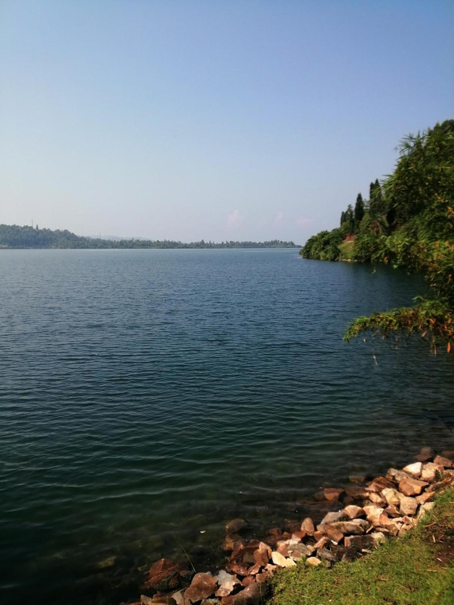 Inn On The Lake Kibuye Экстерьер фото