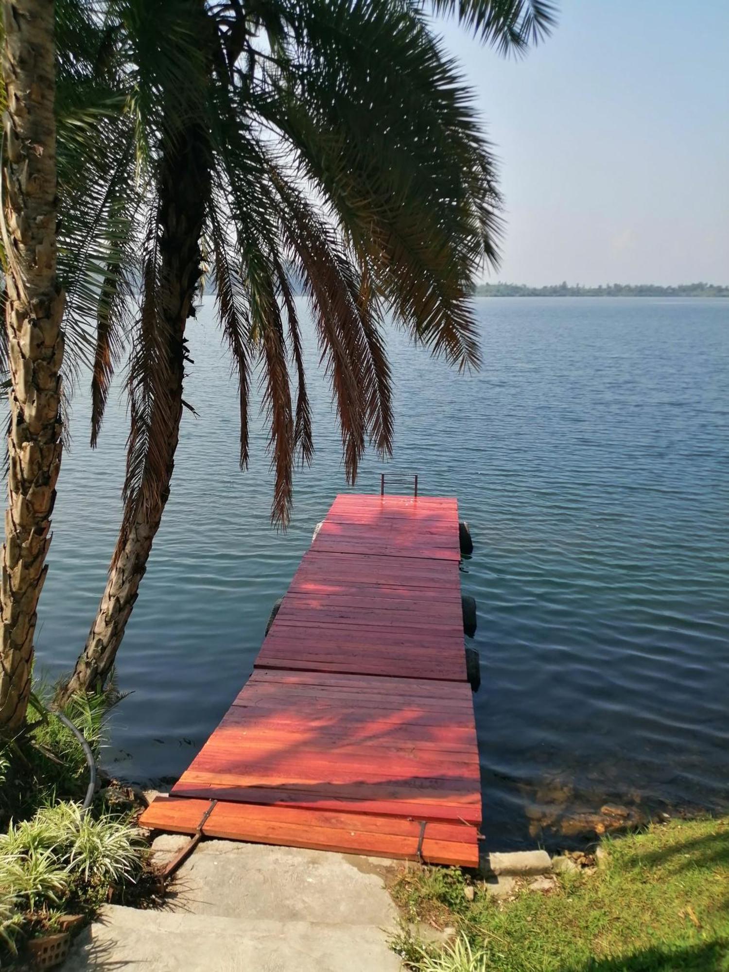 Inn On The Lake Kibuye Экстерьер фото