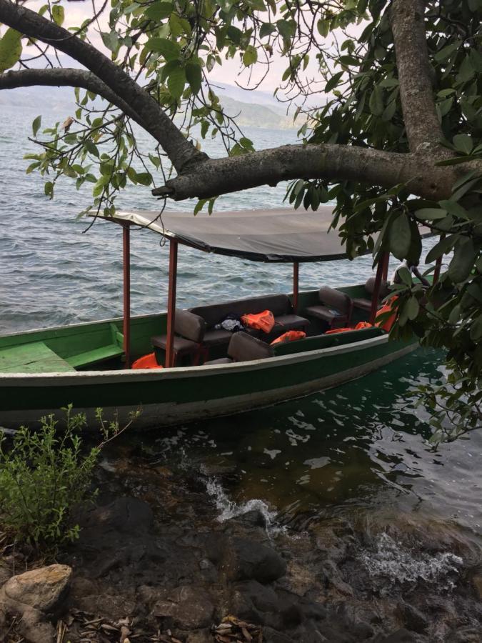 Inn On The Lake Kibuye Экстерьер фото